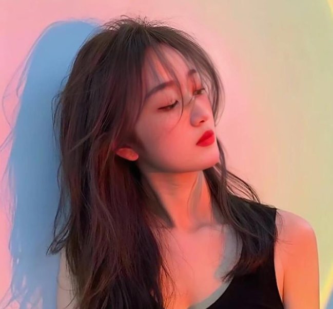 9顶假发的女孩